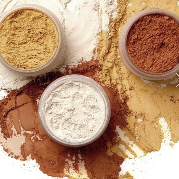 OPV BEAUTY LONDON Sealed Loose Setting Powder IN Medium - Picture 10 of 11